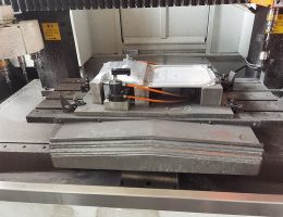 izgatavo LED apgaismojuma caurumus